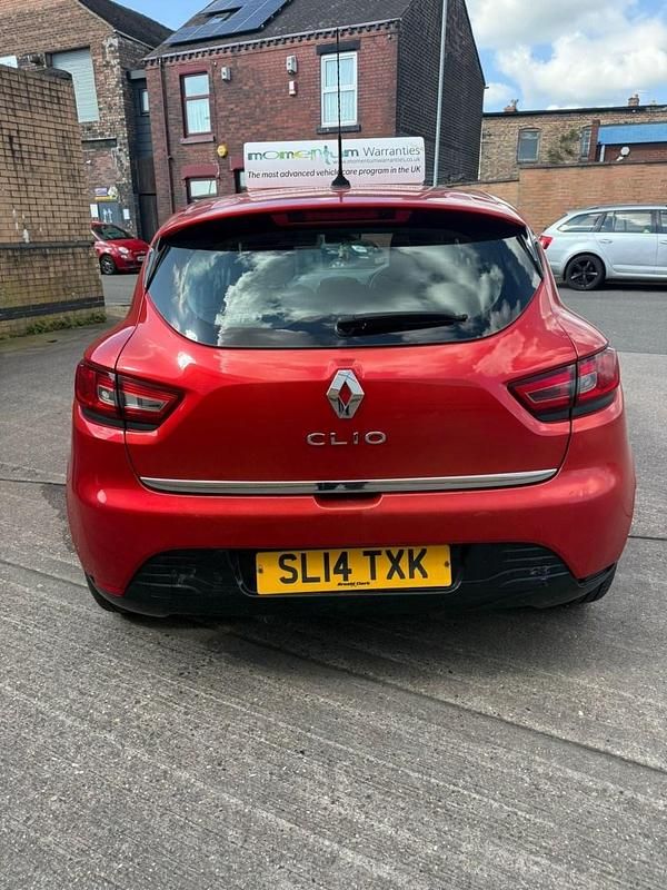 Used Renault Clio IV Dynamique 2014 Red Hatchback