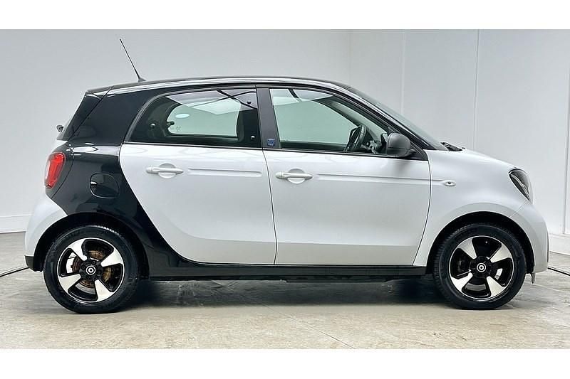 Used Smart ForFour Electric Drive Passion 22 kW (30 HP) 2020 Multicolour Hatchback