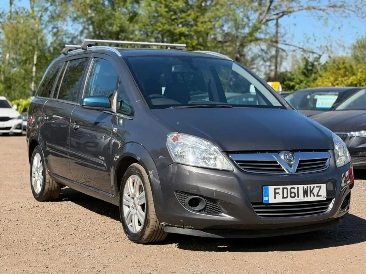 Second-hand Vauxhall Zafira Elite 110 CP (80 kW) 2012 Gri Monovolum