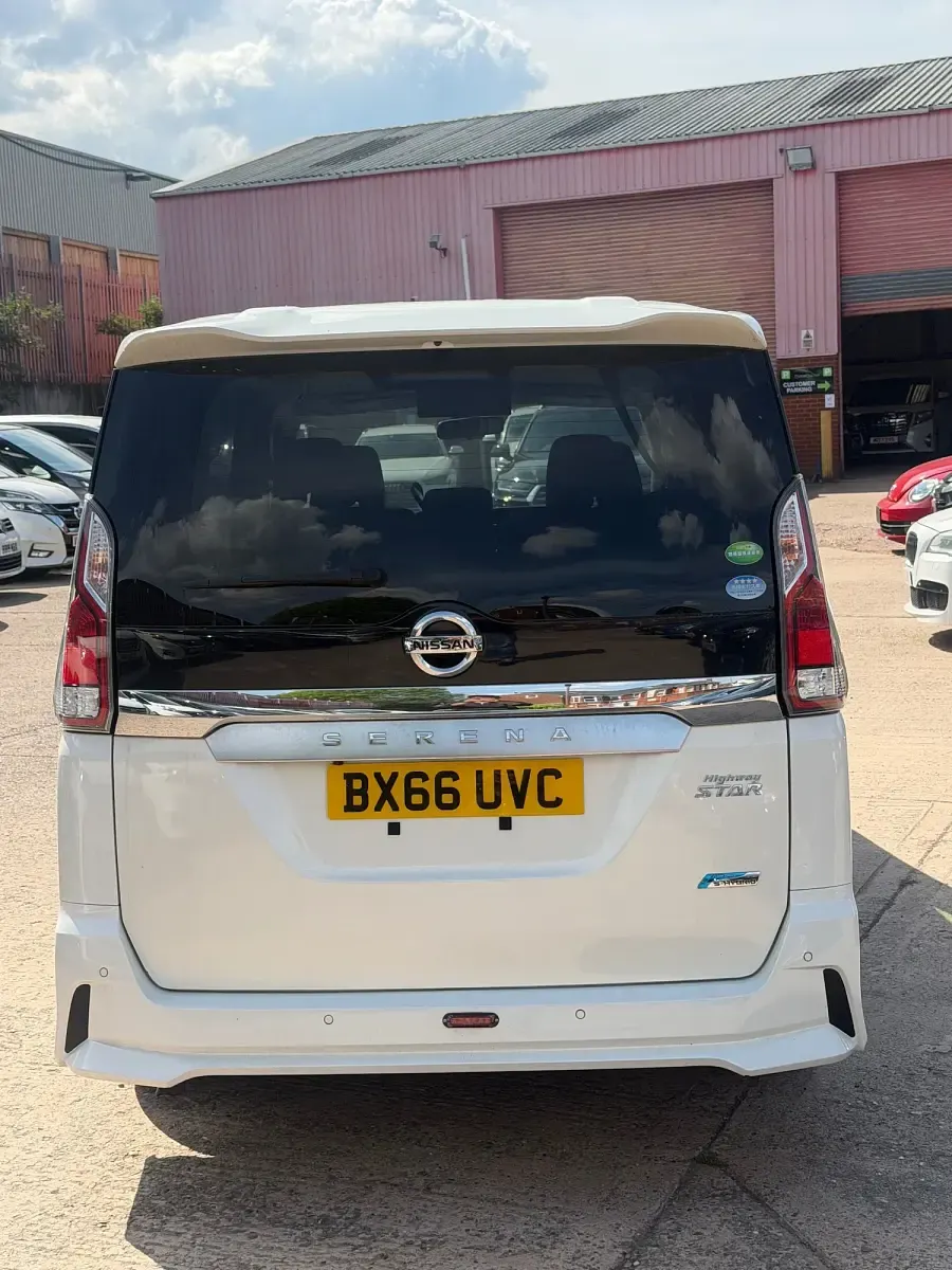 Used Nissan Serena 2017 White MPV