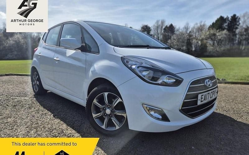 Used Hyundai ix20 SE 116 HP (85 kW) 2017 White Hatchback