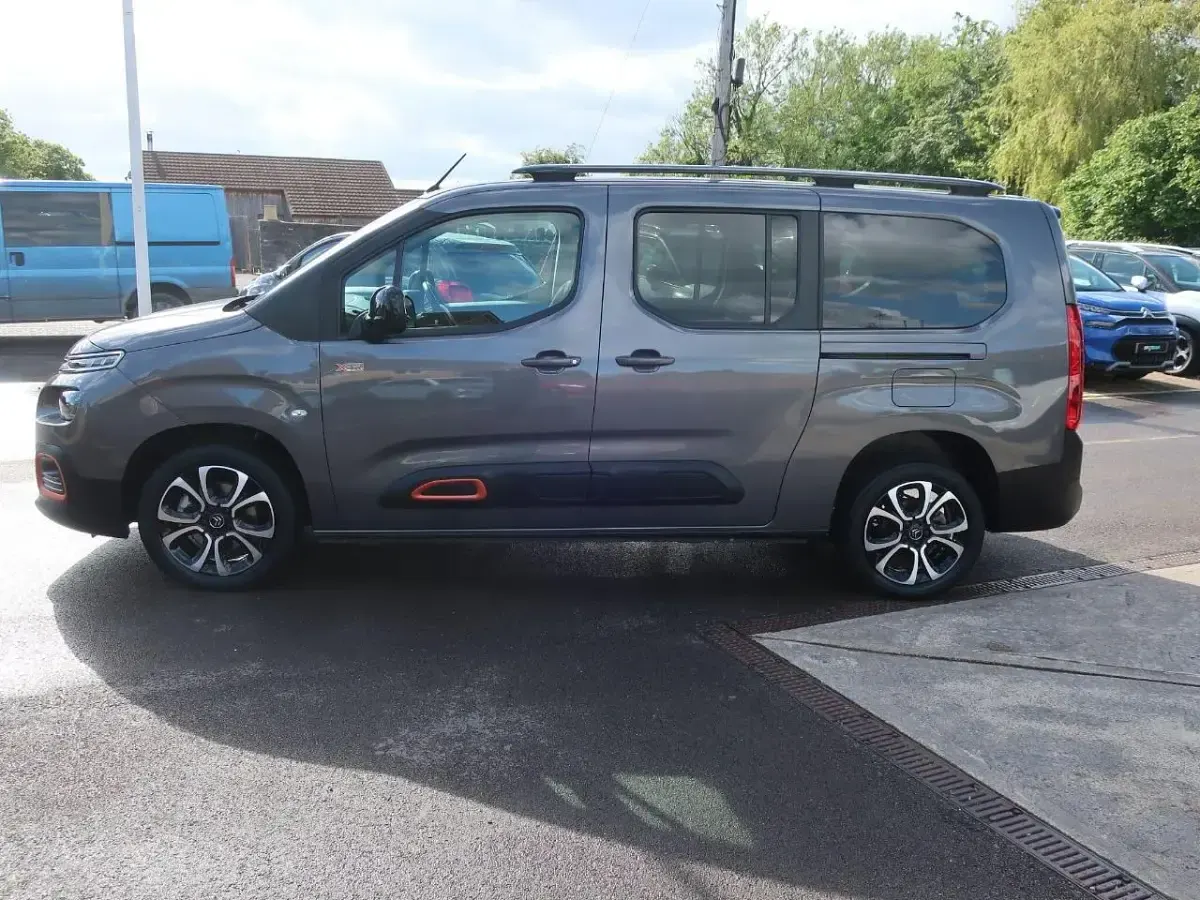 Used Citroën Berlingo XTR 128 HP (94 kW) 2022 Grey MPV