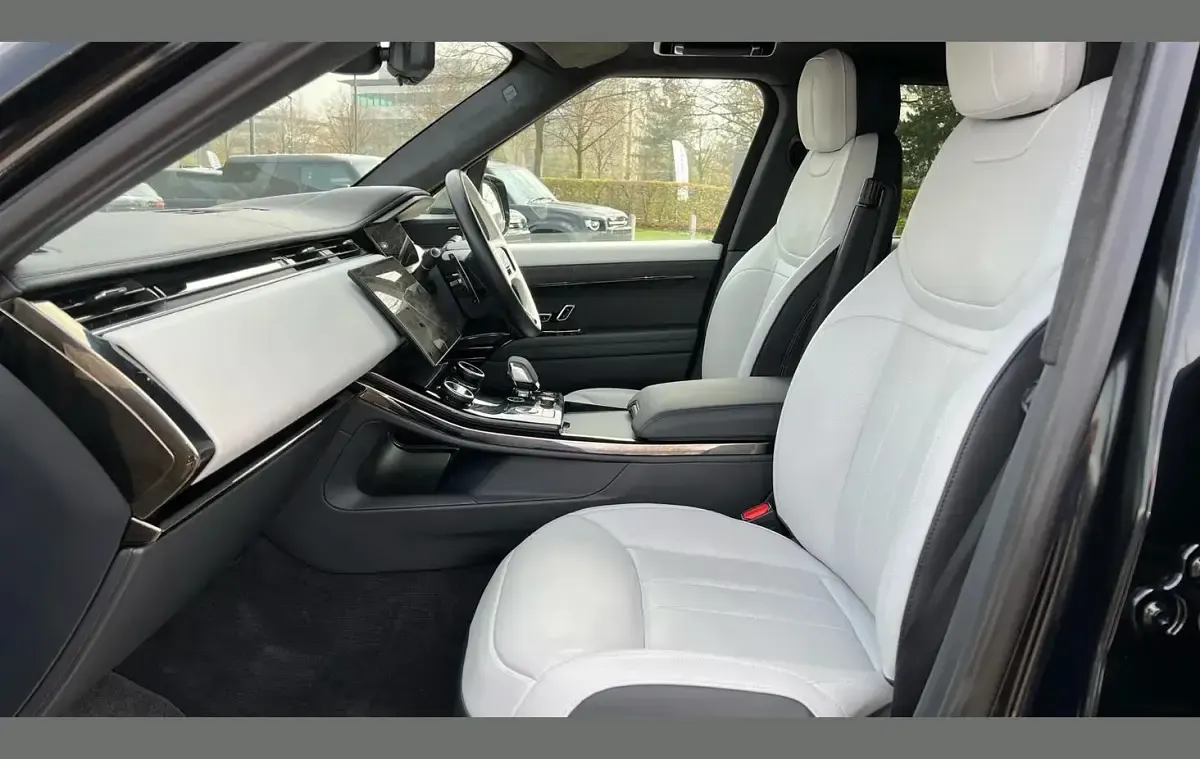 Second-hand Land Rover Range Rover Sport Autobiography 400 CP (294 kW) 2023 Negru SUV