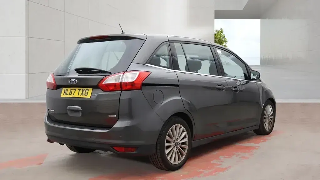 Used Ford Grand C-Max Titanium 125 HP (91 kW) 2017 Grey MPV