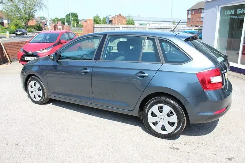 Used Skoda Rapid 90 HP (66 kW) 2017 Grey Hatchback