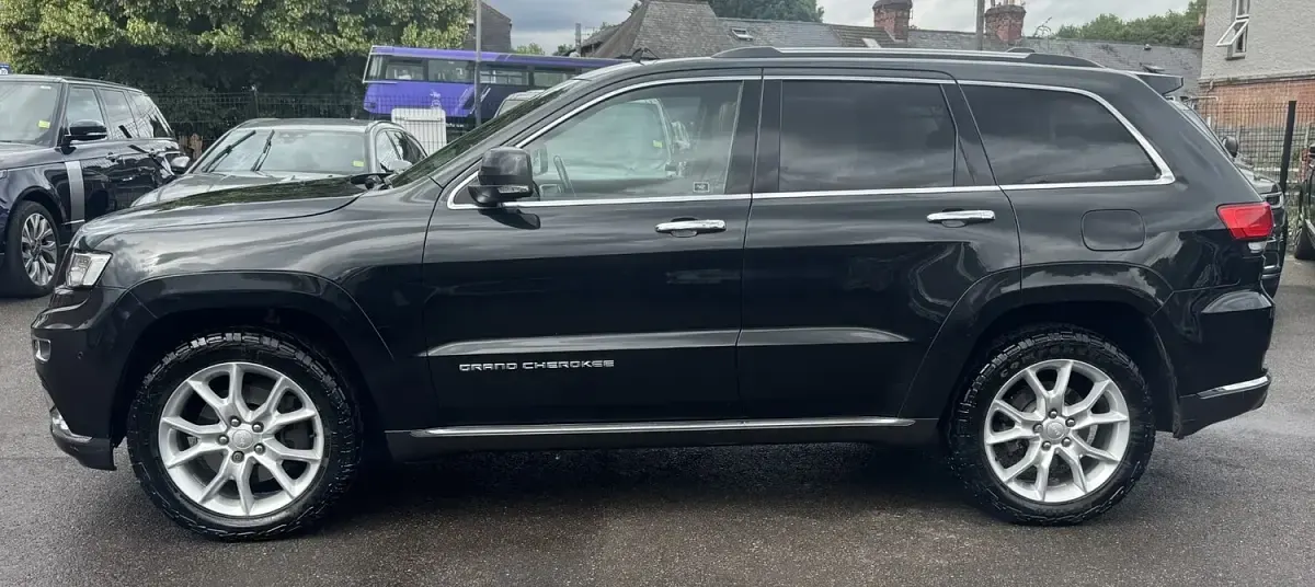 Used Jeep Grand Cherokee Summit 247 HP (181 kW) 2017 Black SUV