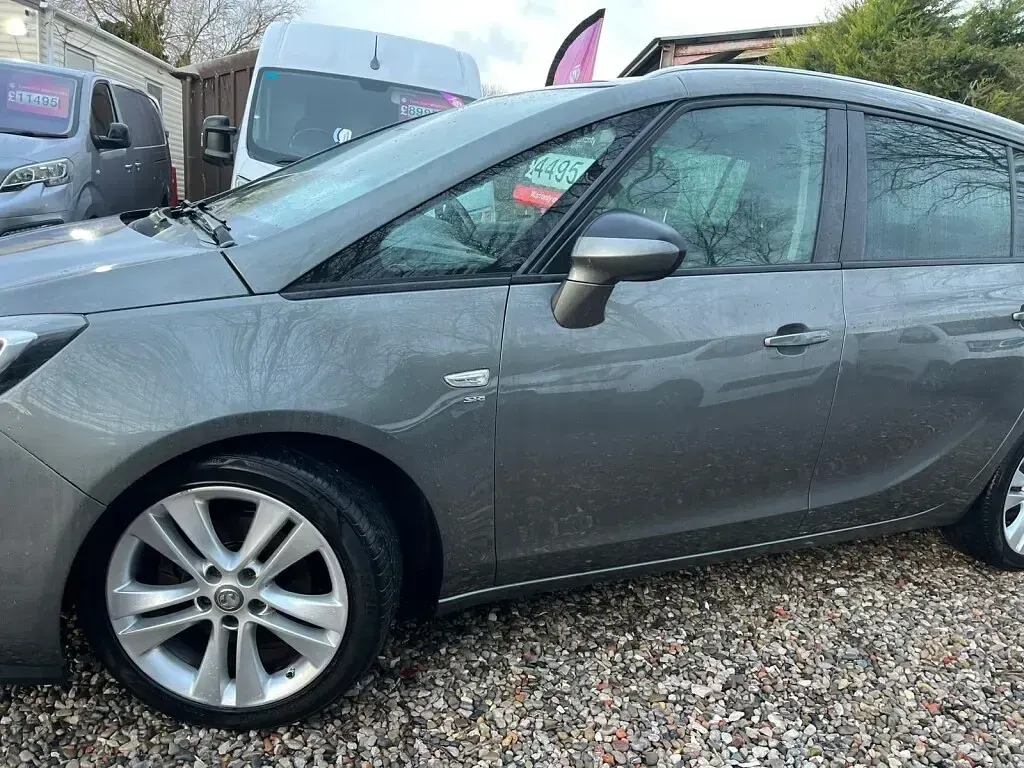 Used Vauxhall Zafira SRi 140 HP (102 kW) 2016 Grey MPV