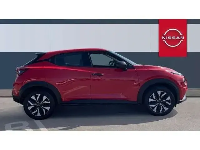 Usado Nissan Juke Acenta Premium 114 HP (83 kW) 2024 Vermelho SUV