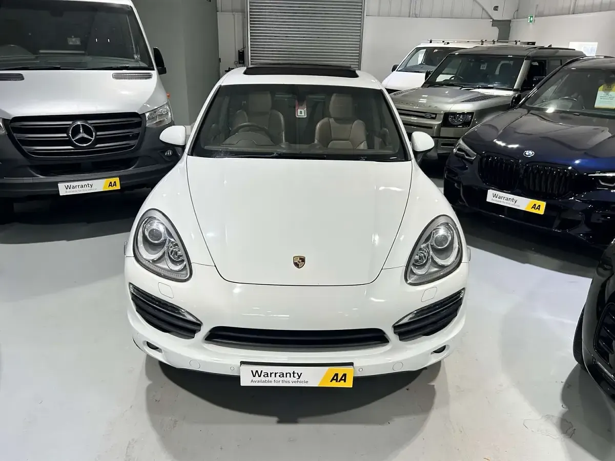 Used Porsche Cayenne 382 HP (280 kW) 2013 White SUV
