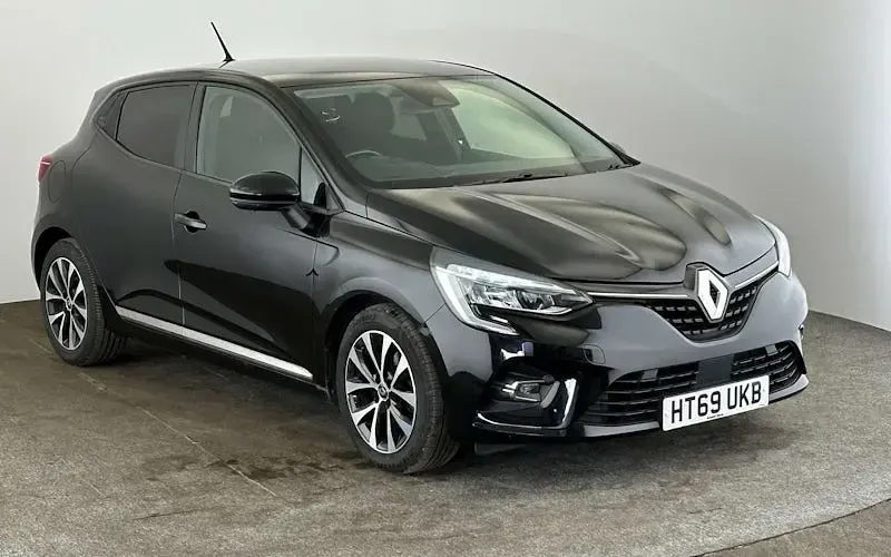 Used Renault Clio Iconic 86 HP (63 kW) 2020 Hatchback