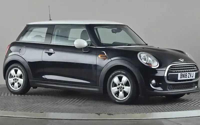 Used Mini Cooper Hatch 136 HP (100 kW) 2017 Hatchback