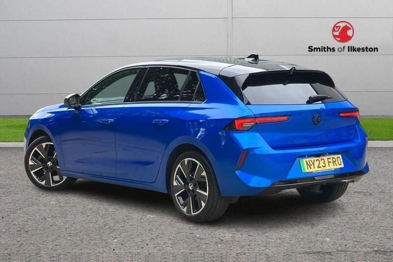Blue Used 2023 Vauxhall Astra Ultimate Hatchback | £17,495 (Good price) - Image 1/4