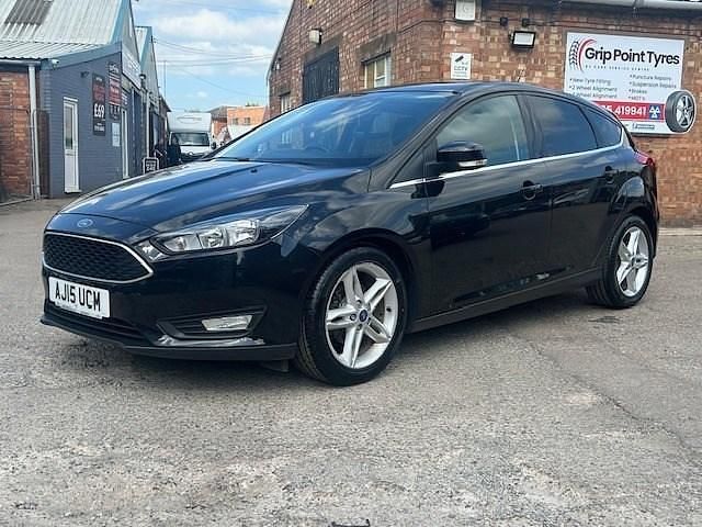 Used Ford Focus Zetec 125 HP (91 kW) 2015 Black Hatchback