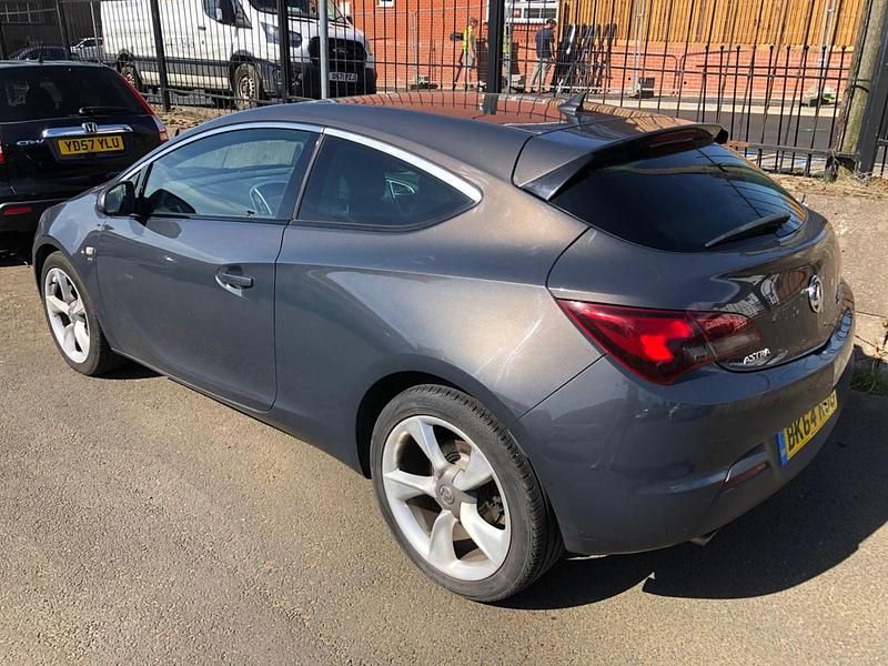 Used Vauxhall Astra GTC SRi 200 HP (147 kW) 2014 Grey Hatchback