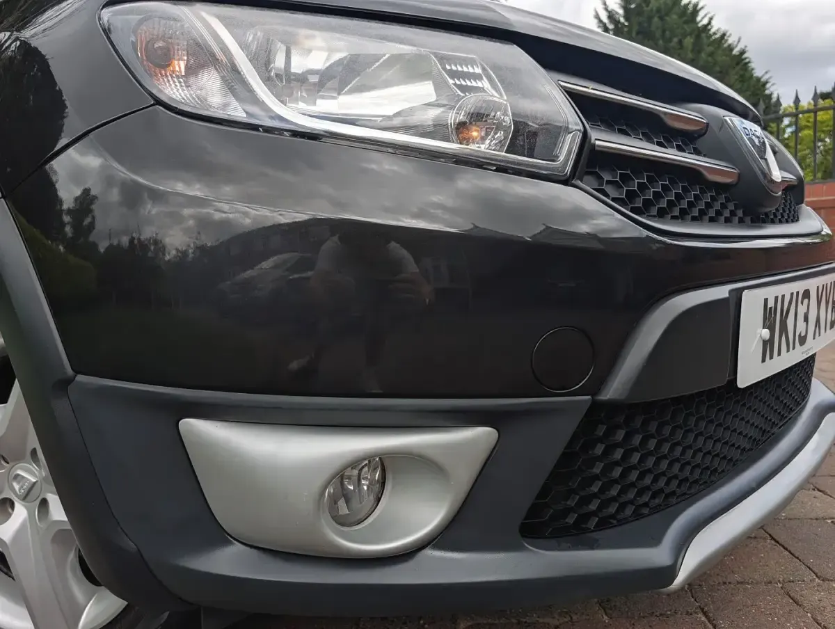 Used Dacia Sandero Lauréate 90 HP (66 kW) 2013 Pearl black Hatchback