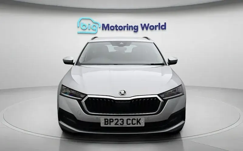 Used Skoda Octavia SE Technology 116 HP (85 kW) 2023 Silver Estate
