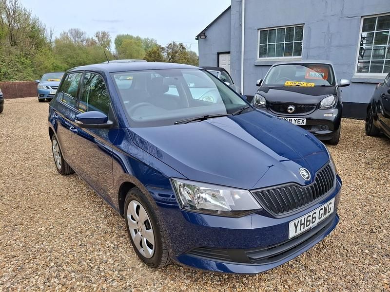 Used Skoda Fabia 60 HP (44 kW) 2016 Blue Hatchback