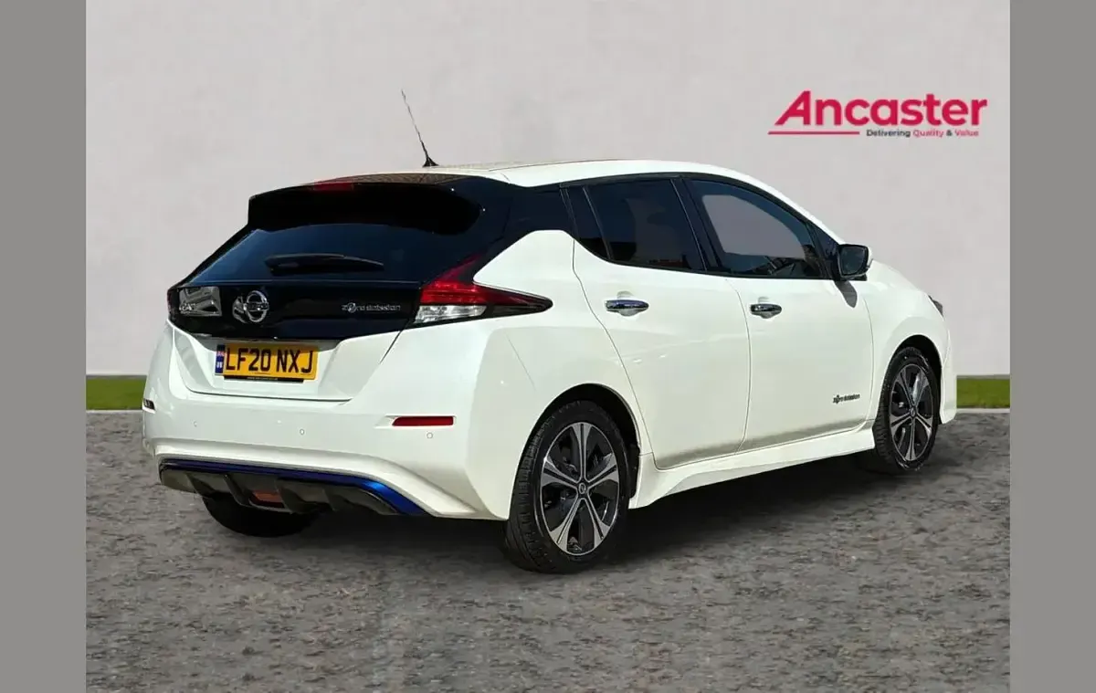 Used Nissan Leaf Tekna 108 kW (147 HP) 2020 White Hatchback