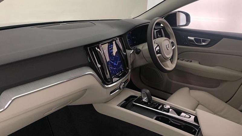 Blue Used 2025 Volvo V60 Plus Estate | £31,604 (Good price) - Image 1/4