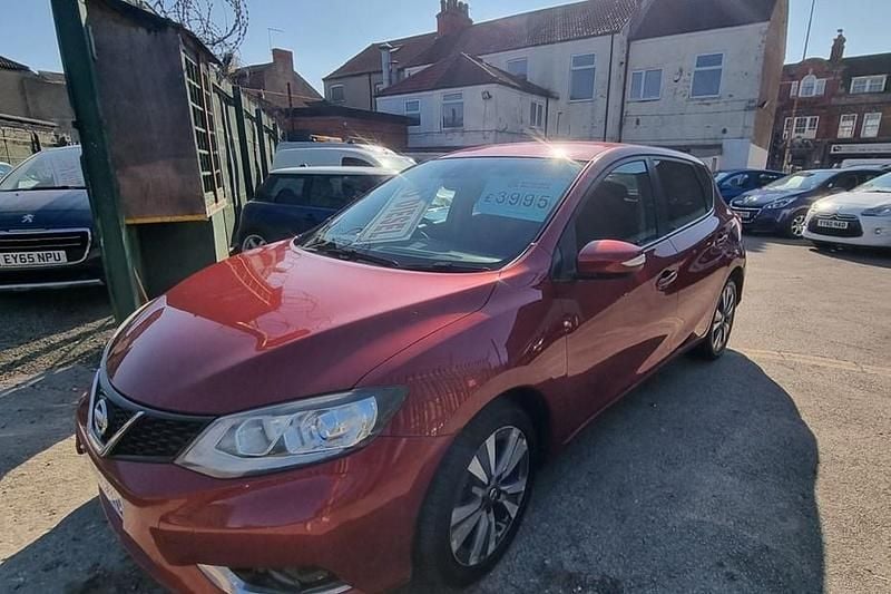Red Used 2015 Nissan Pulsar N-TEC Hatchback | £3,995 (Good price) - Image 1/1
