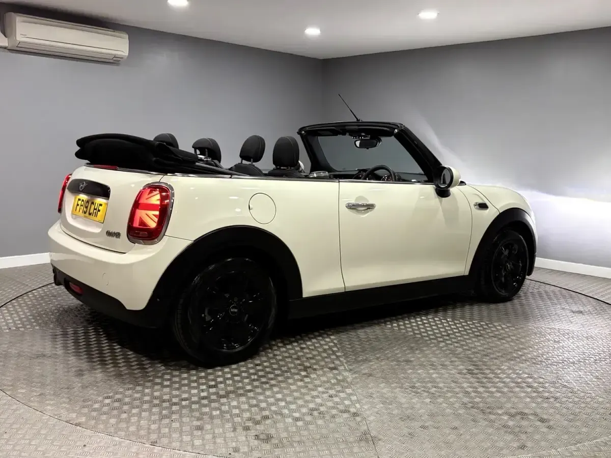 Usado Mini Cooper Cabriolet Classic 2019 Blanco Descapotable