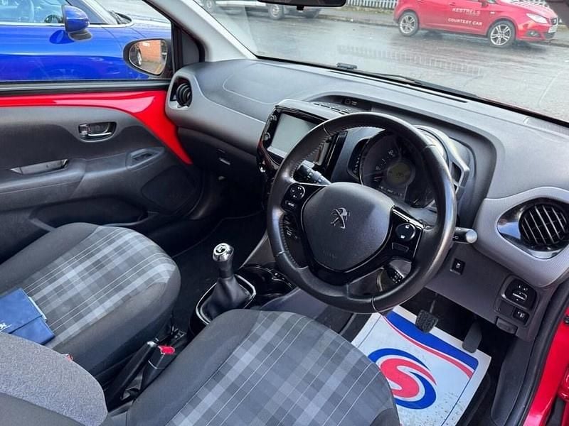 Used Peugeot 108 Allure 72 HP (52 kW) 2018 Red Hatchback