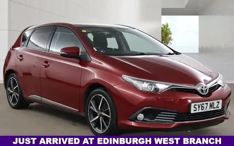 Used Toyota Auris Design 116 HP (85 kW) 2017 Hatchback