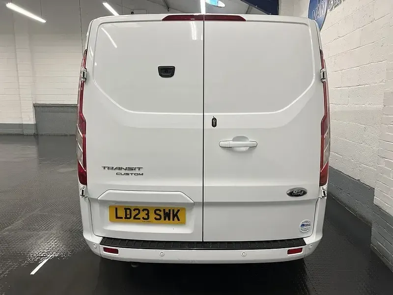 Used Ford Transit Custom Limited 130 HP (95 kW) 2023 White Van