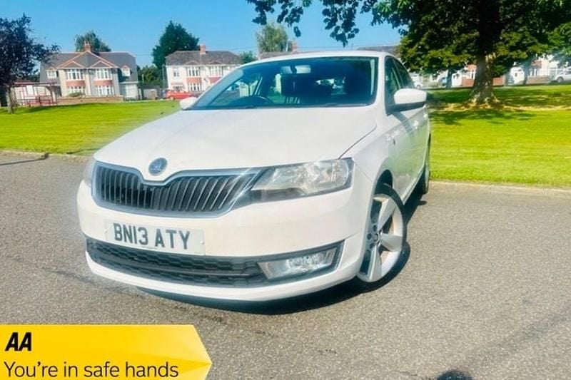 White Used 2013 Skoda Rapid Elegance Hatchback | £4,995 (Fair price) - Image 1/1