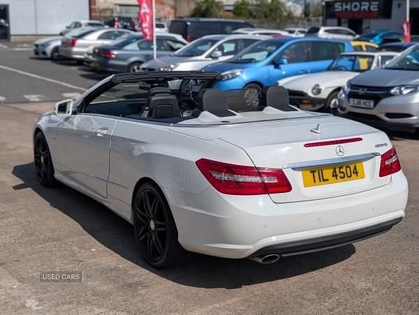 Begagnad Mercedes E220 2012 Vit Cab