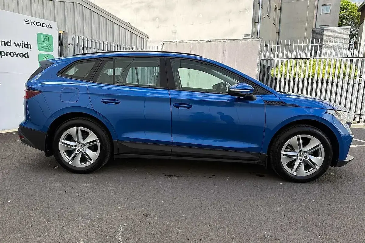Used Skoda Enyaq iV 125 kW (170 HP) 2025 Race blue metallic SUV