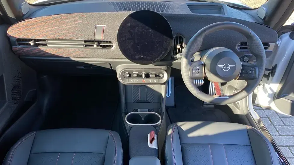 Usado Mini John Cooper Works 228 CV (167 kW) 2025 Blanco Utilitario