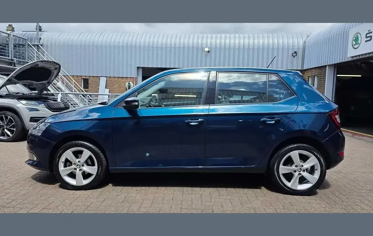 Used Skoda Fabia SE L 94 HP (69 kW) 2021 Petrol blue metallic Hatchback