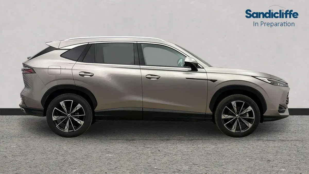 Używany MG HS Trophy 169 KM (124 kW) 2024 Srebrny SUV