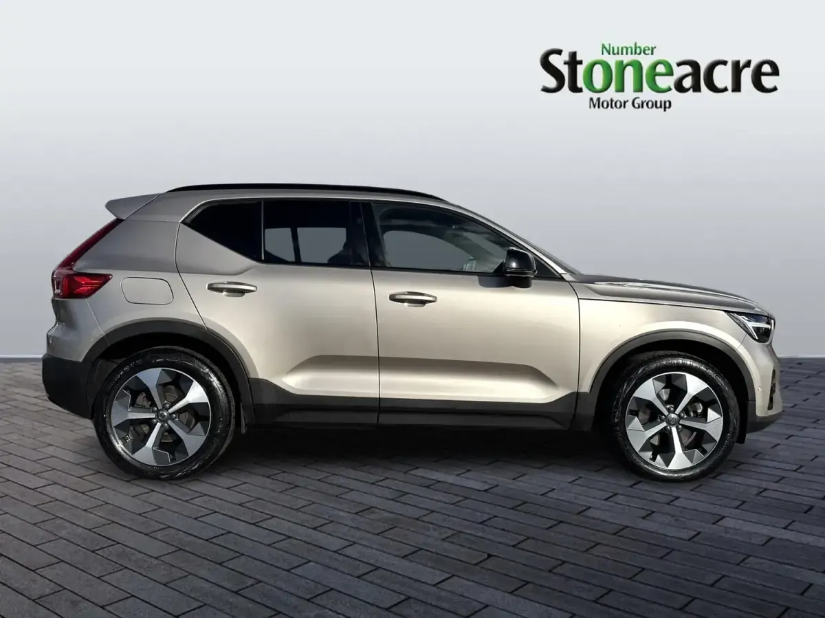 Used Volvo XC40 Ultimate 197 HP (144 kW) 2023 Gold SUV