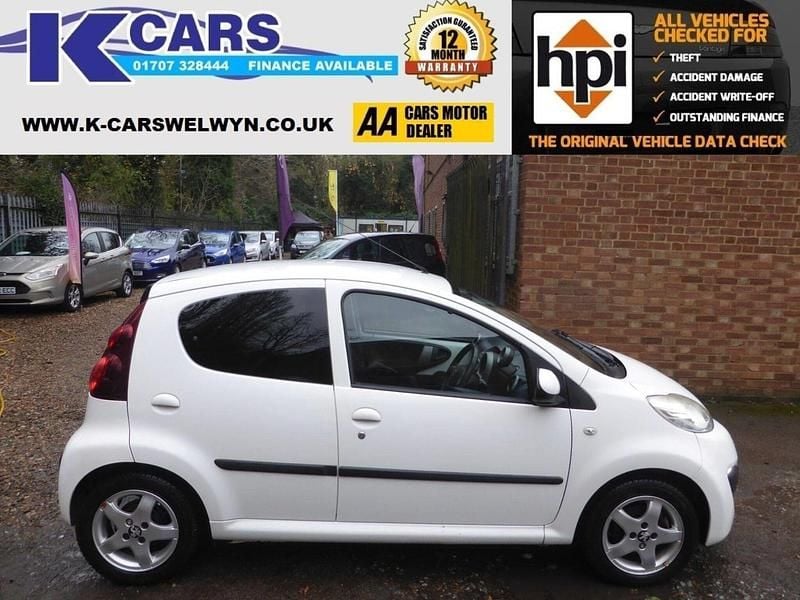 White Used 2013 Peugeot 107 Allure Hatchback | £3,990 (Fair price) - Image 1/3