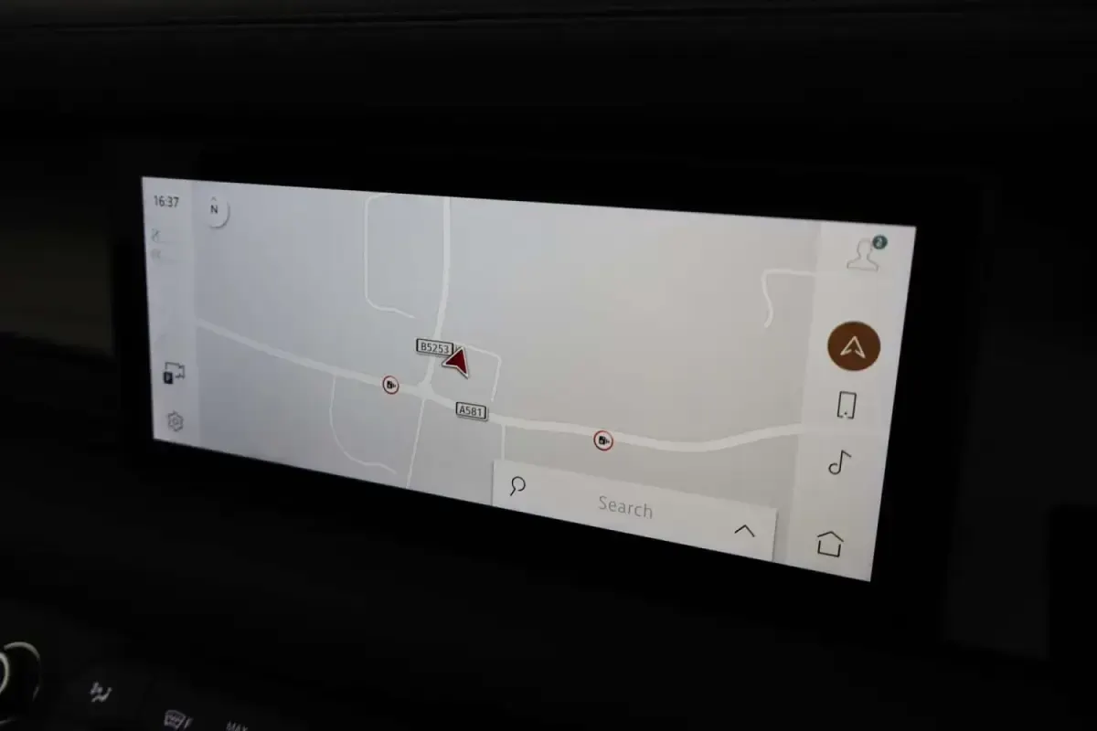 Usado Land Rover Defender First Edition 2021 Verde SUV