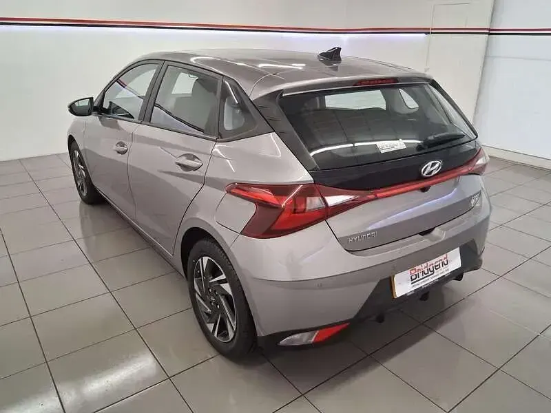 Used Hyundai i20 SE 100 HP (73 kW) 2022 Bronze Hatchback
