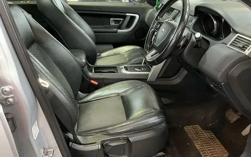 Used Land Rover Discovery 5 SE 179 HP (131 kW) 2019 SUV