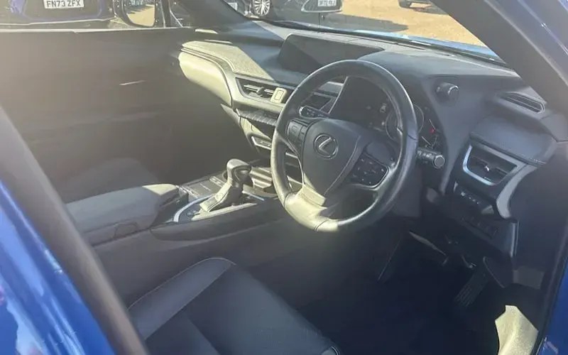 Used Lexus UX 184 HP (135 kW) 2020 Blue SUV