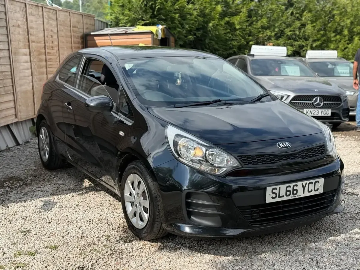 Used Kia Rio 2016 Black Hatchback