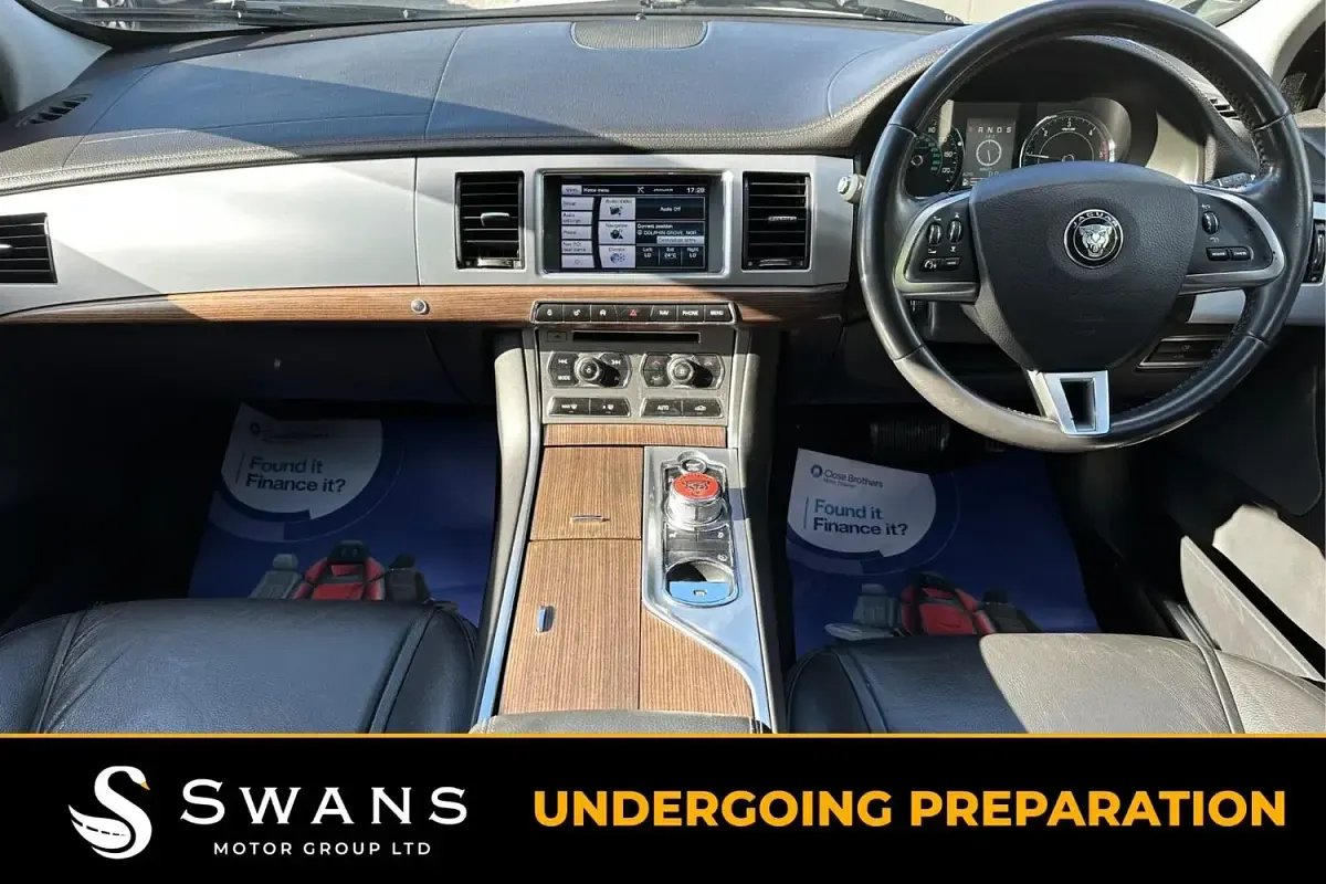 Used Jaguar XF Luxury 2014 White Estate