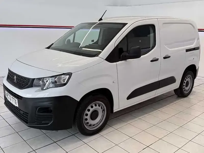 Used Peugeot Partner Premium 131 HP (96 kW) 2024 White MPV
