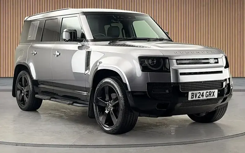 Used Land Rover Defender SE Dynamic 250 HP (183 kW) 2024 SUV