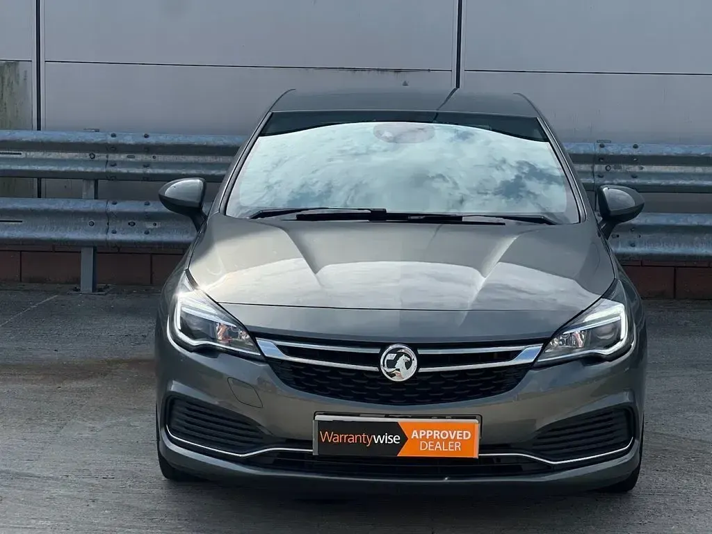 Gebraucht Vauxhall Astra SRi 150 PS (110 kW) 2017 Grau Kleinwagen