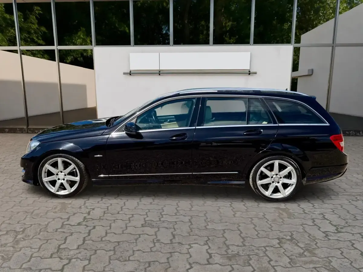 Usado Mercedes C220 2011 Preto Carrinha