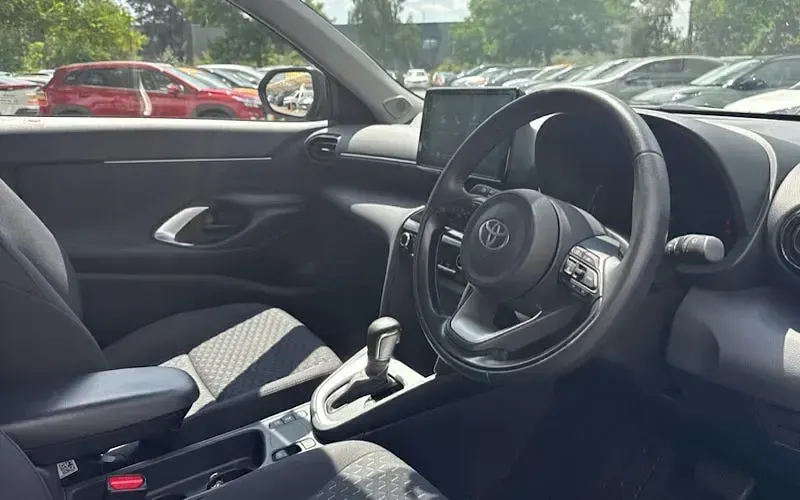 Used Toyota Yaris Cross 116 HP (85 kW) 2025 Grey SUV
