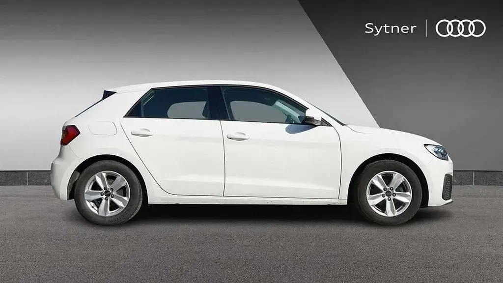 Used Audi A1 Design 94 HP (69 kW) 2023 White SUV