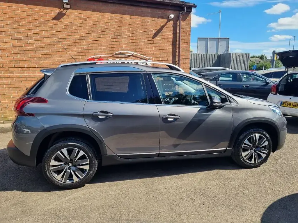 Used Peugeot 2008 Allure 80 HP (58 kW) 2018 Grey SUV