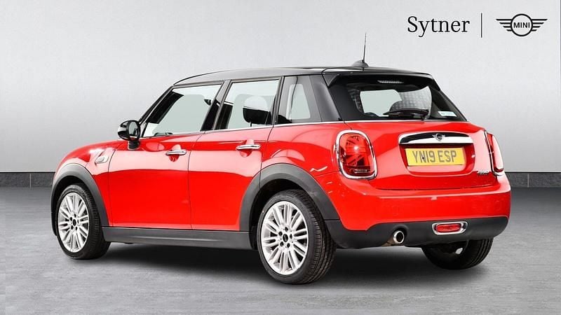 Used Mini Cooper Exclusive 134 HP (98 kW) 2019 Red Hatchback